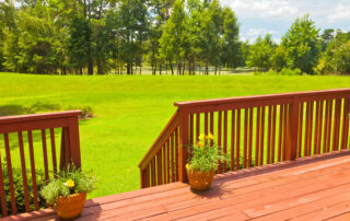 Choosing the Right Stain for Your Wood Deck