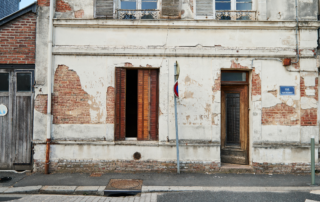 signs to repaint your house exterior