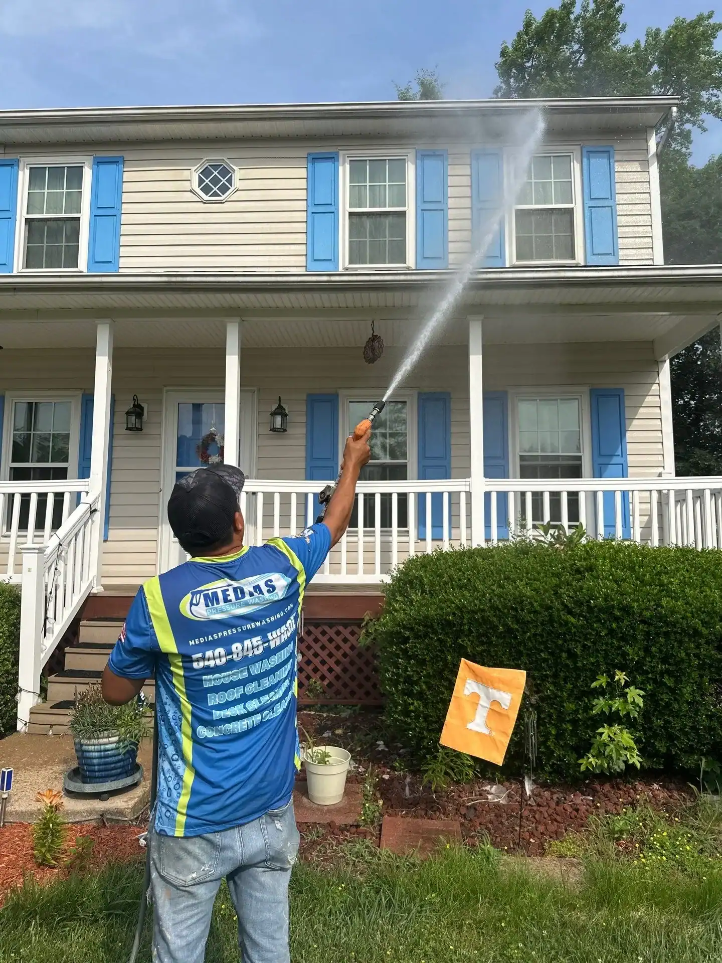 Pressure washing before painting