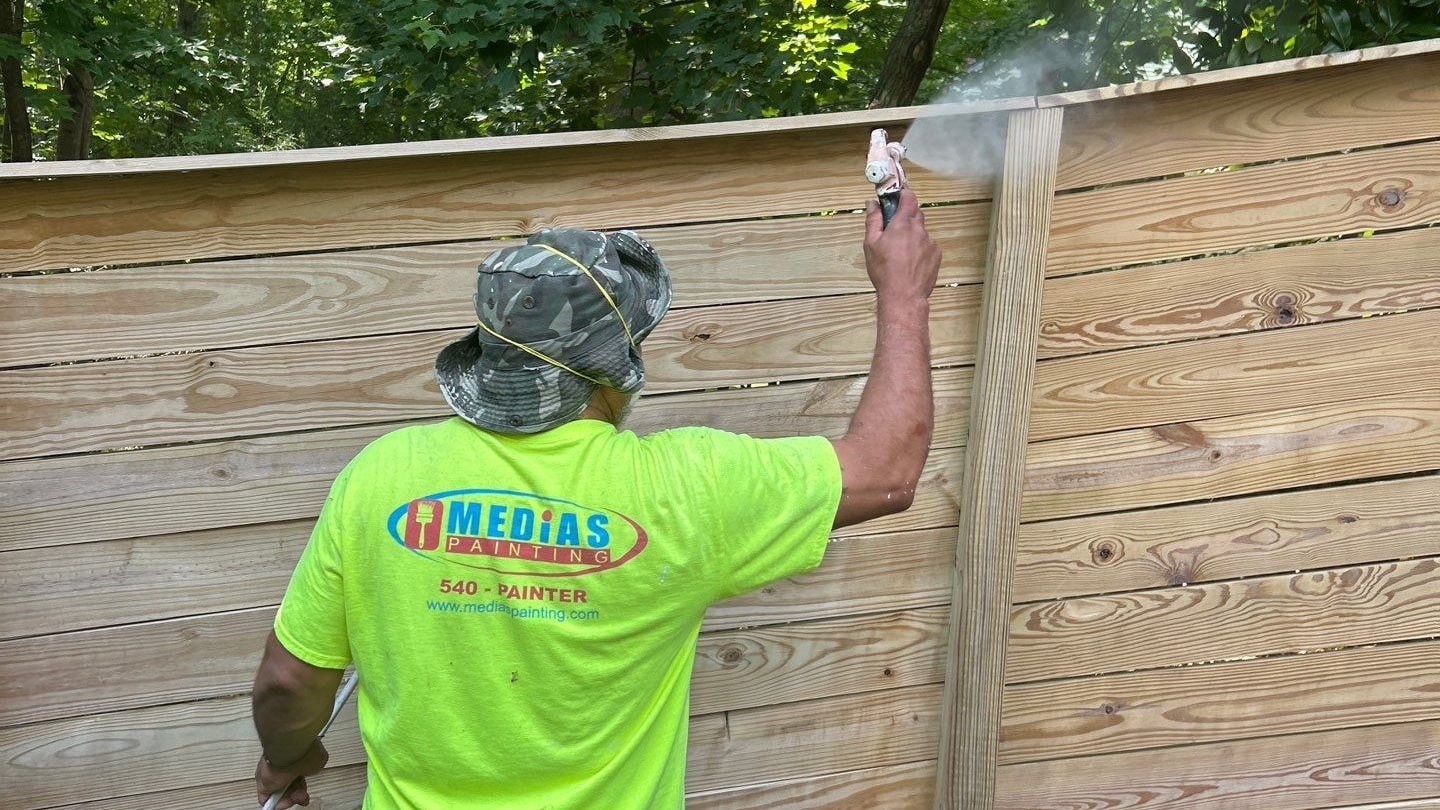 fence sealing in fredericksburg